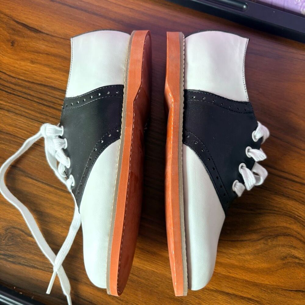 Kesco 4667 Girls 3 D Classic Leather White Black Oxford Saddle Shoes NIB FLAW